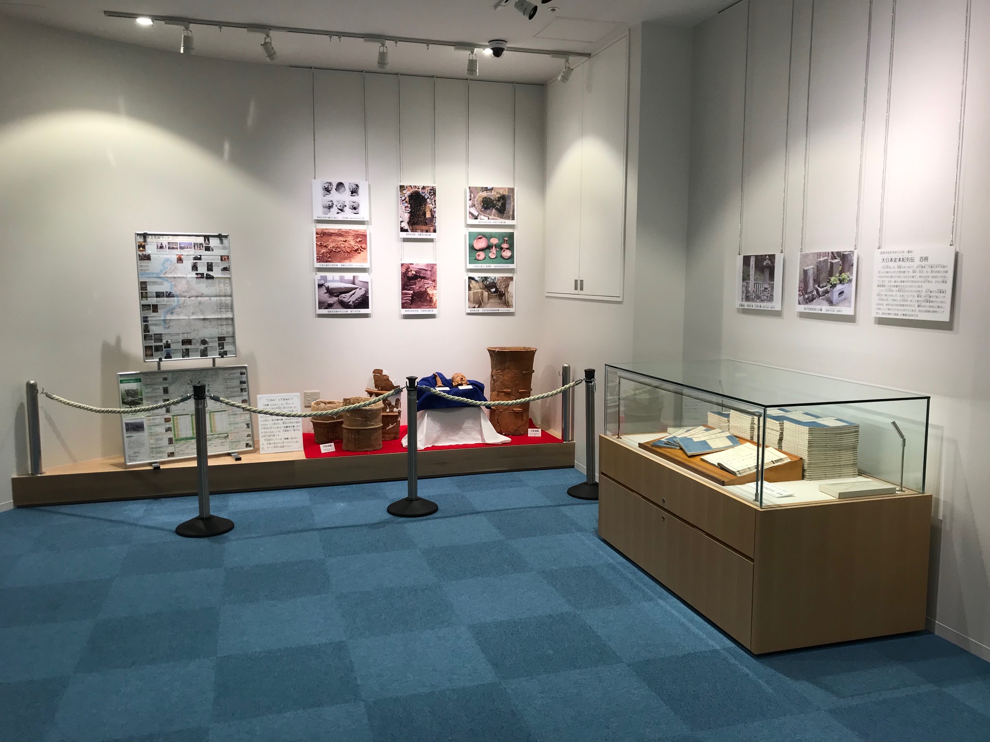 富津市立図書館内郷土資料コーナー展示スペース